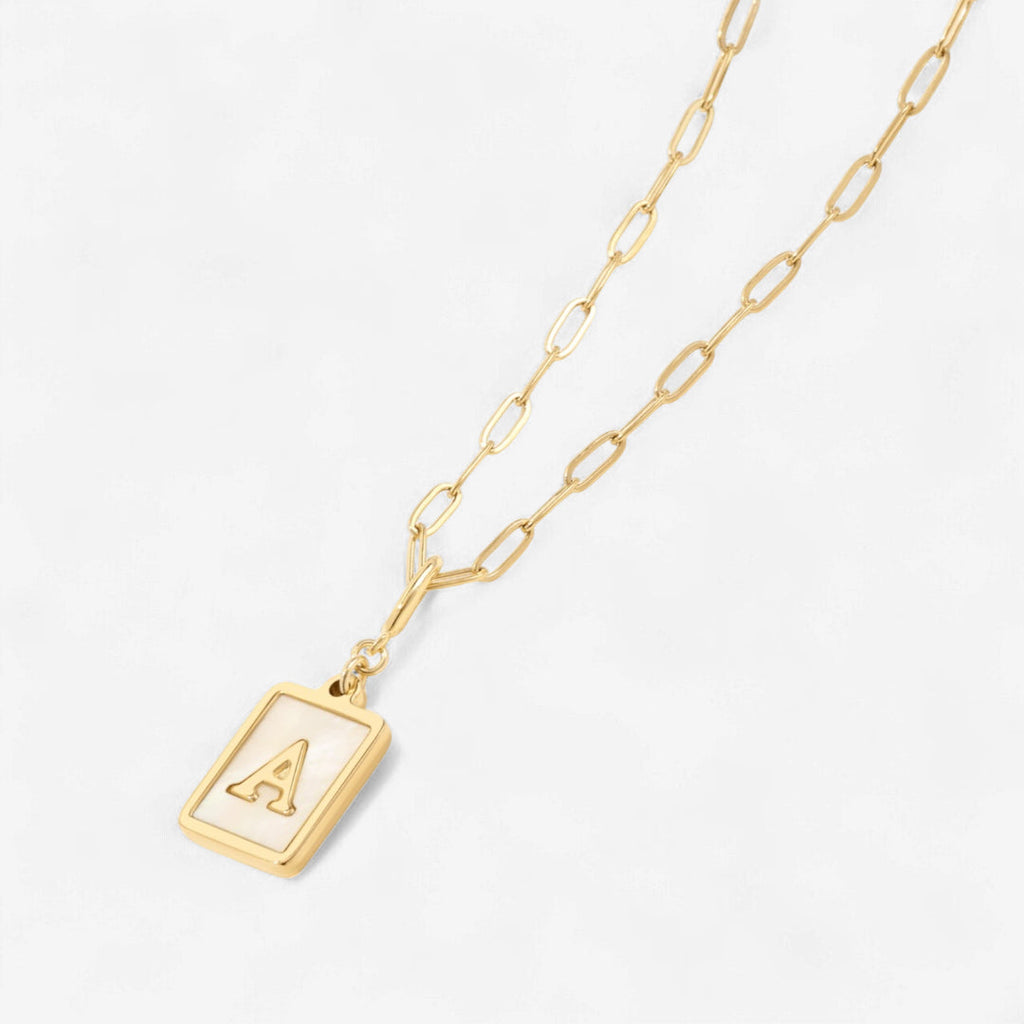 Mother of Pearl Kort Initial Halskæde | Paperclip Kæde