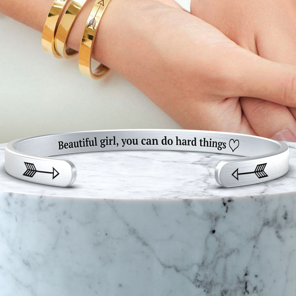 Smuk pige, du kan klare svære ting - armbånd med åbning