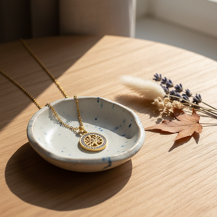 Une Gold Necklace