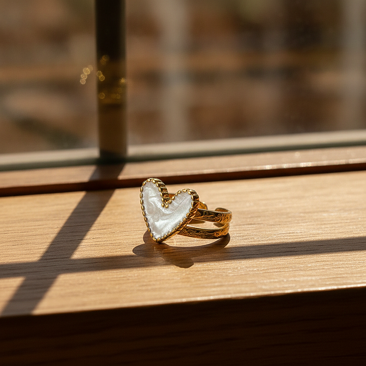 Elodie ring styled