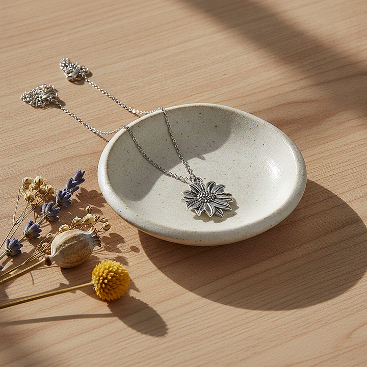 Pia Classic Necklace