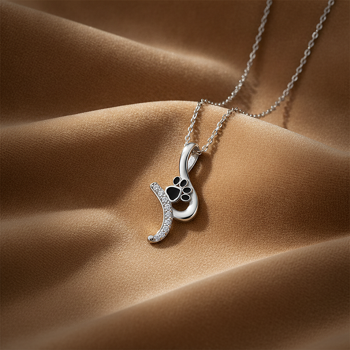 Pia Necklace