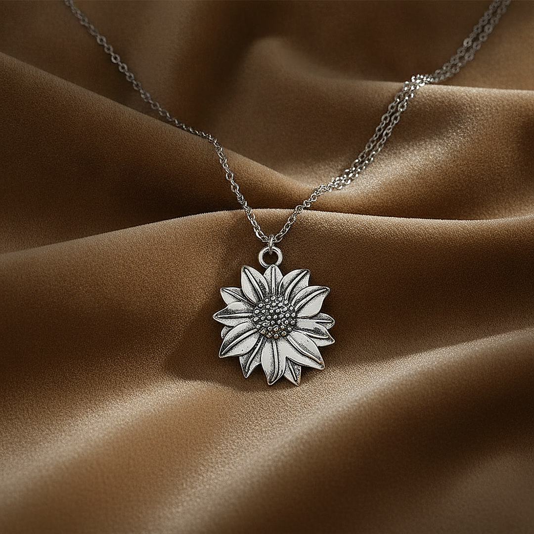 Pia Classic Necklace