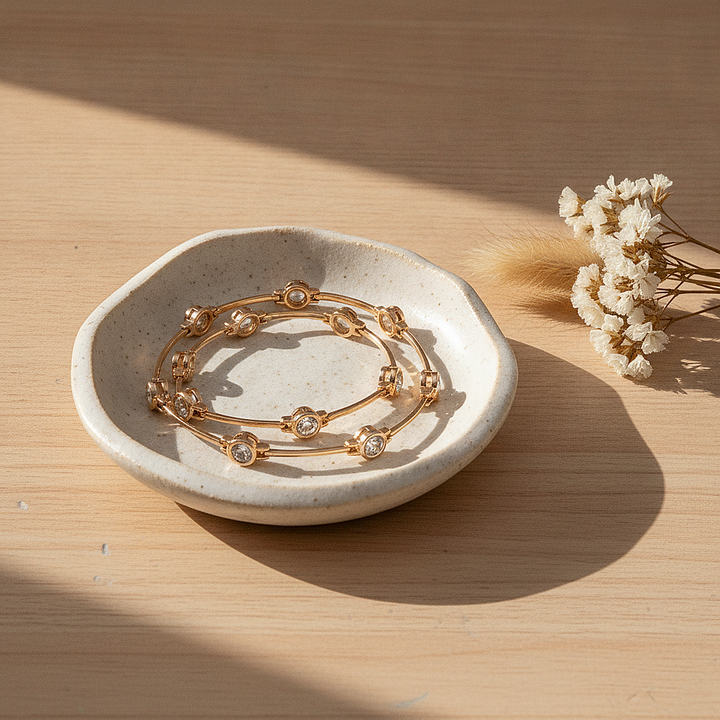 Une Gold Bracelet