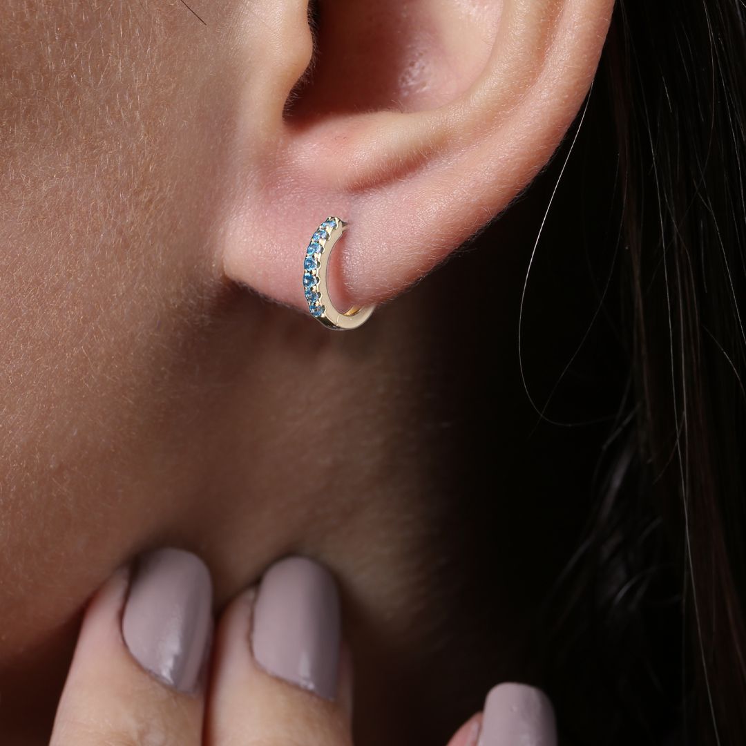 Boucles d'oreilles créoles dormeuses avec pierre précieuse