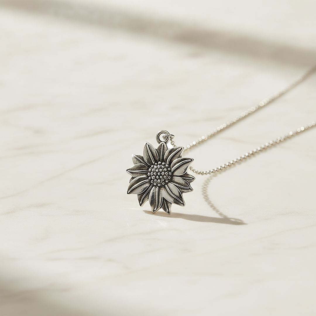 Pia Classic Necklace