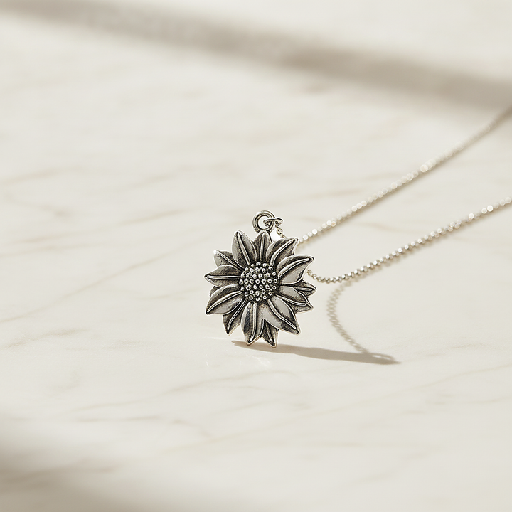 Pia Classic Necklace