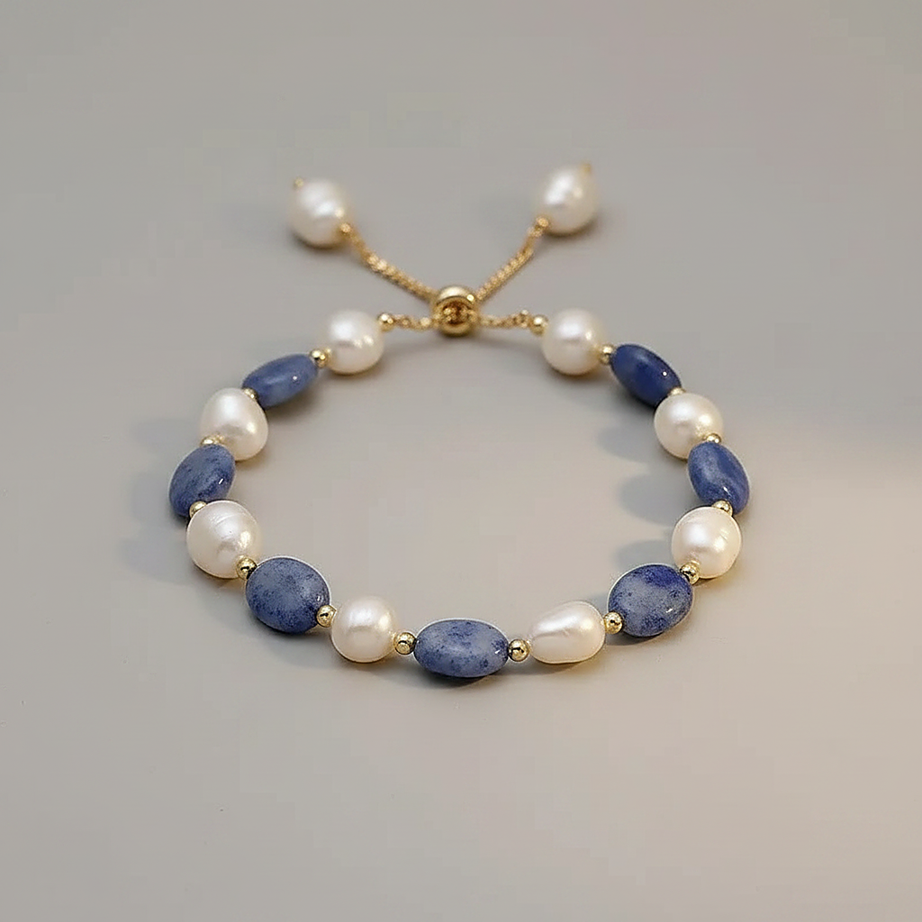 Une Pearl Bracelet