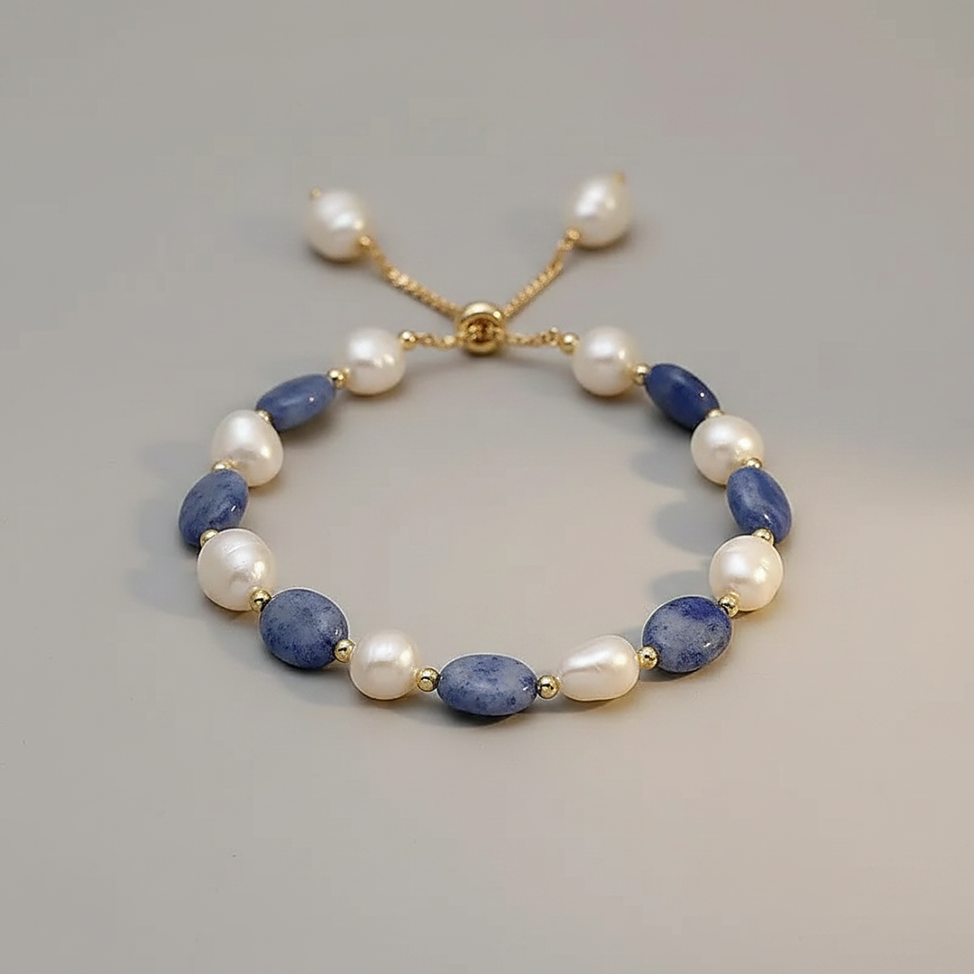 Une Pearl Bracelet