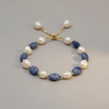 Une Pearl Bracelet