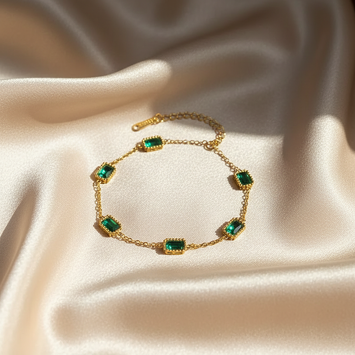 Náramek Emerald Trinity