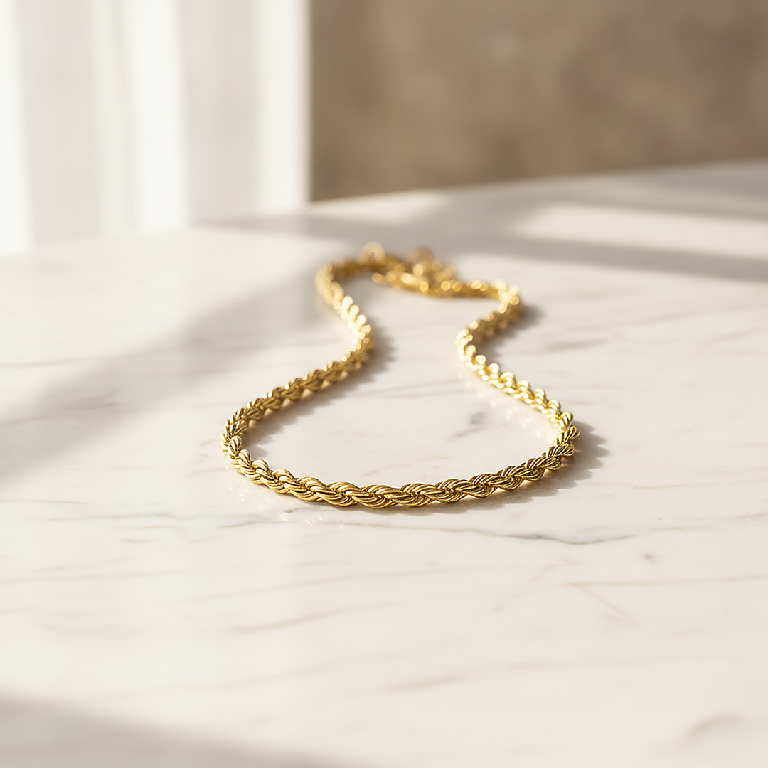 Leocadia Gold Necklace