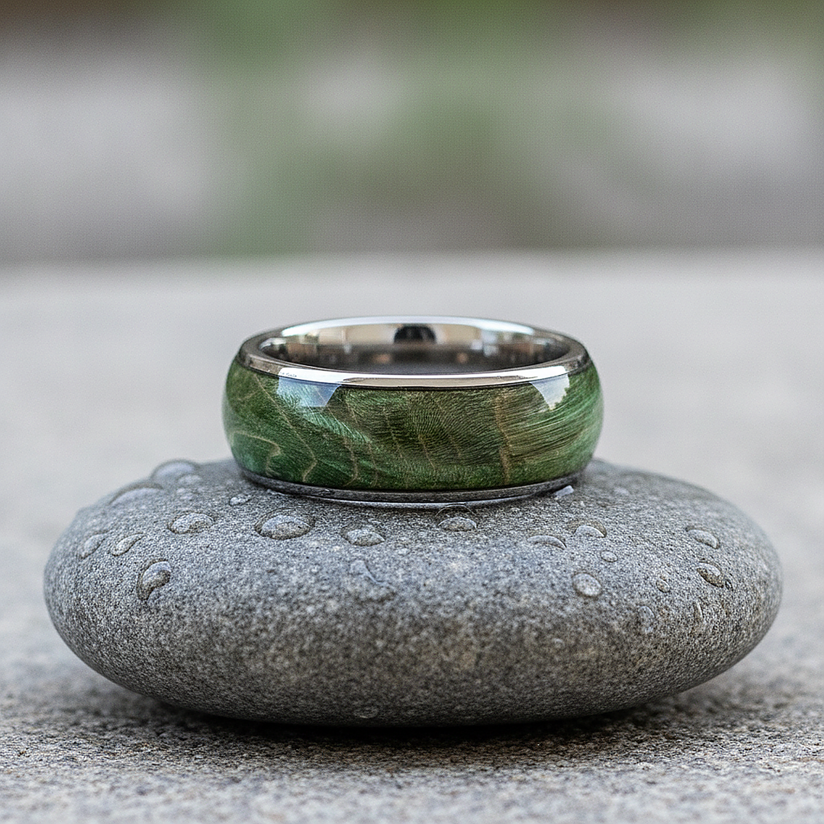 Marguerite-emerald-ring