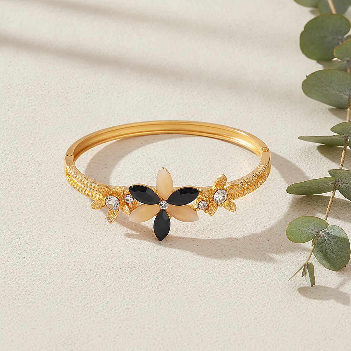 Marguerite Gold Bracelet