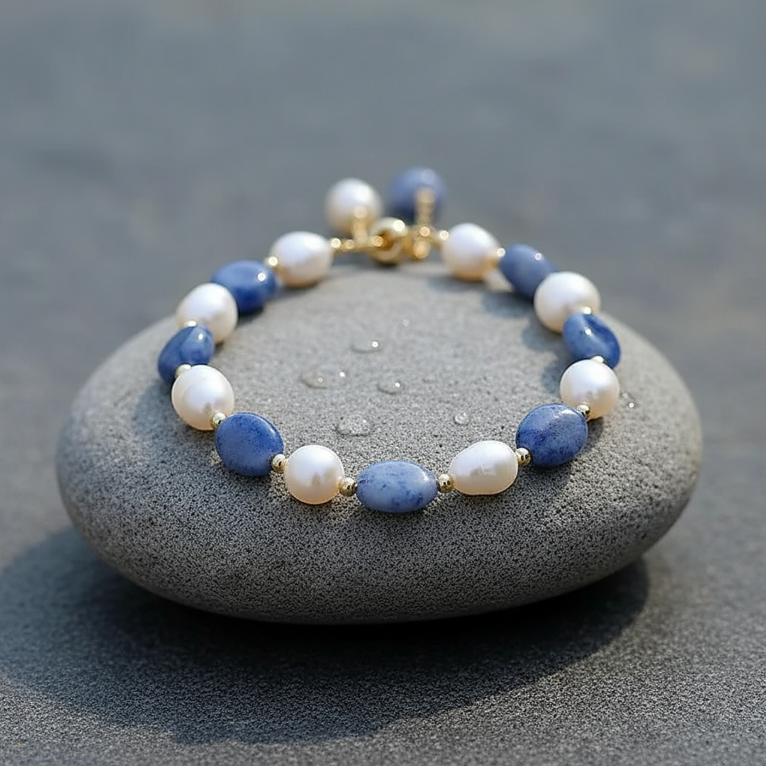 Une Pearl Bracelet