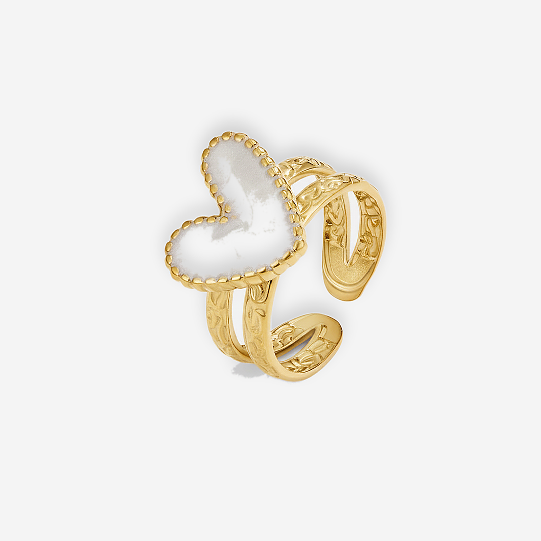 Elodie Heart Ring detail